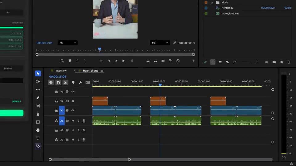 Drei Shorts werden nacheinander auf der Timeline markiert und dann im Auto Export Panel aufgelistet