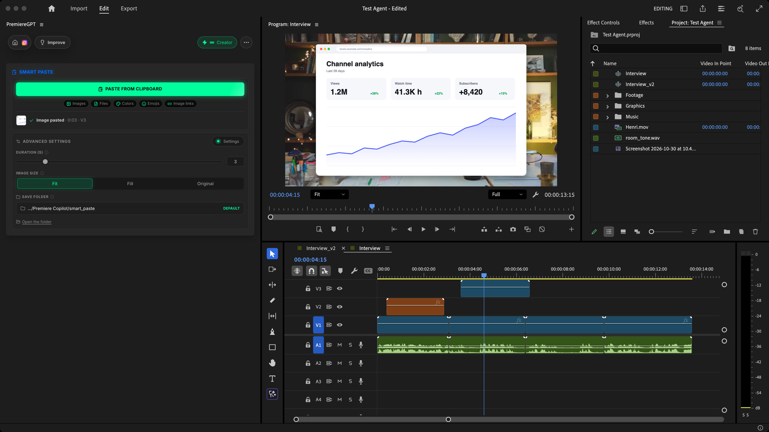 Una captura pegada con Smart Paste en la pista V3 de un timeline de Premiere Pro, visible sobre la entrevista en el monitor de programa
